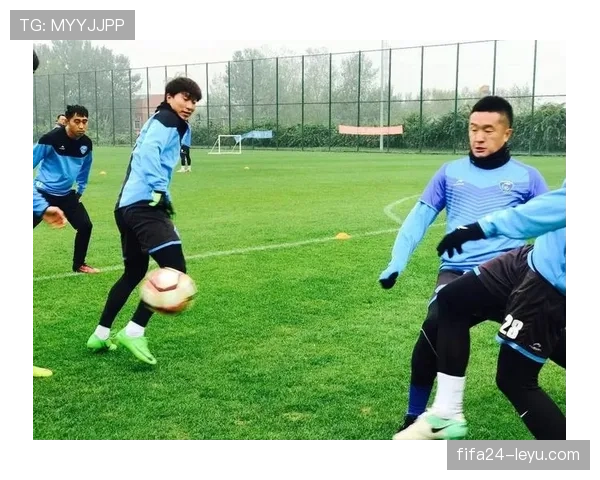 萨达尔球场迎新赛季,球迷热情助球队状态回暖冲击佳绩 萨达尔球场迎新赛季,球迷热情助球队状态回暖冲击佳绩