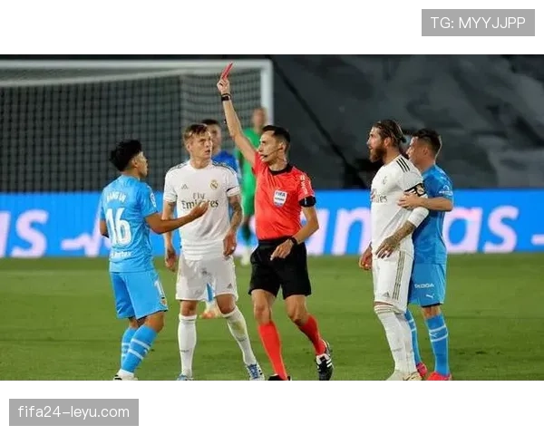 里昂中场在赛季初展现出卓越组织能力，球队攻防转换持续提升